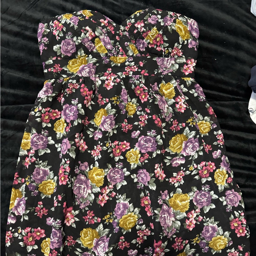 Forever 21 Black Floral Strapless Dress